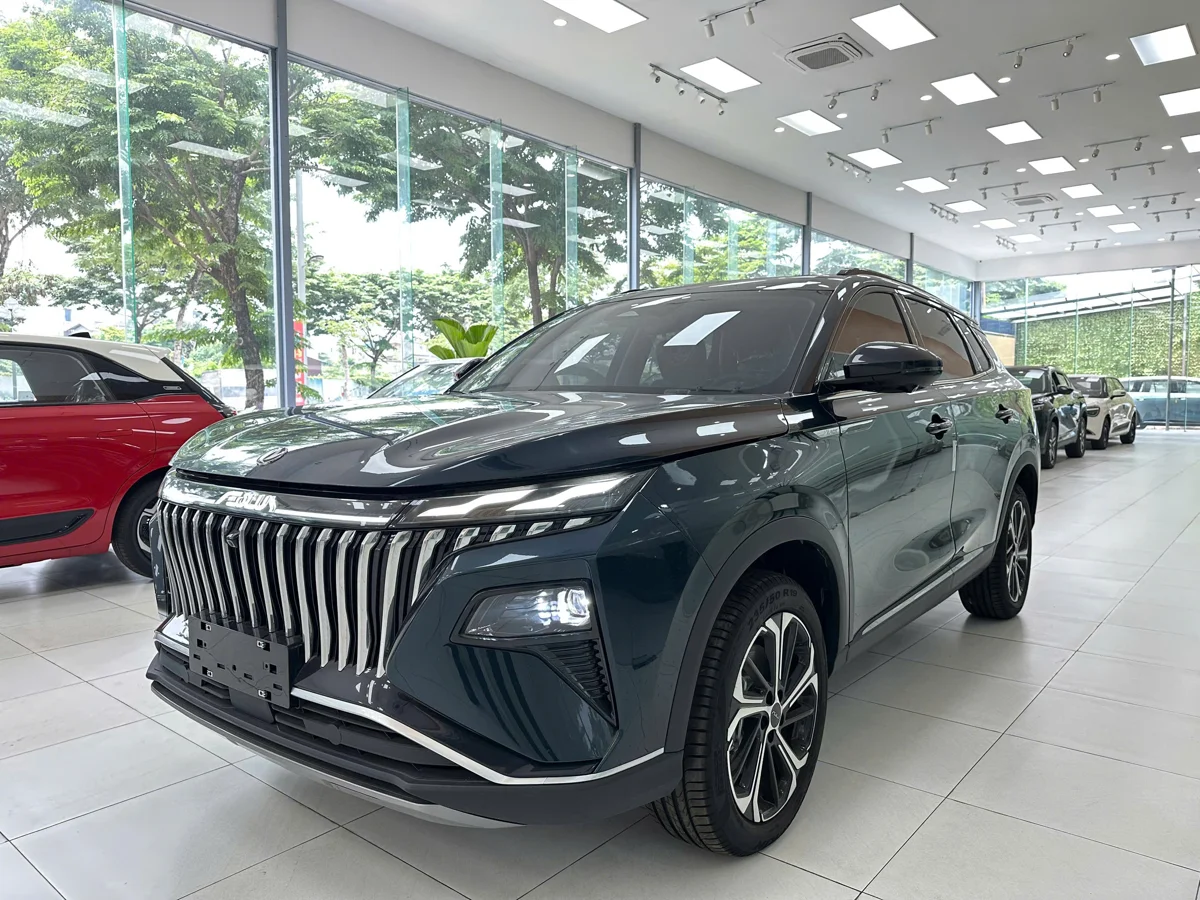 Dongfeng HUGE — góc ngoại thất phía trước